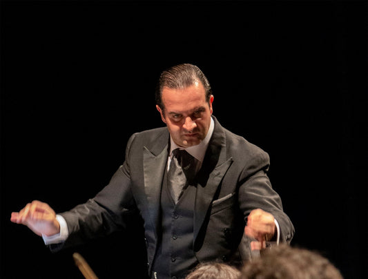ANALIZAMOS ESTE FIN DE AÑO CON JUAN PAULO GÓMEZ, DIRECTOR MUSICAL Y ARTÍSTICO DE IBERIAN SINFONIETTA